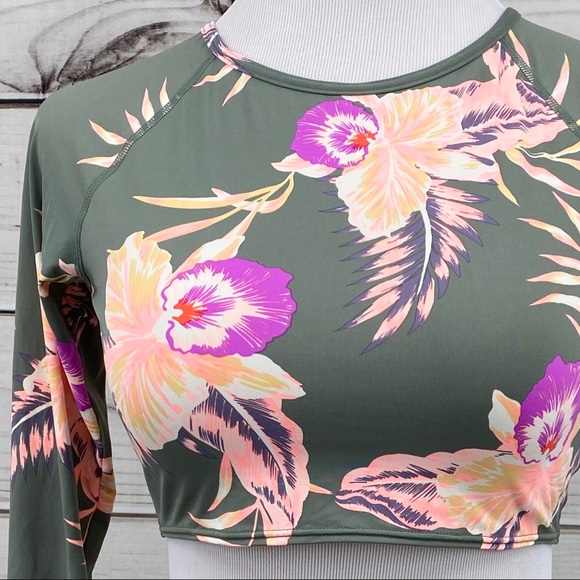 ROXY Castaway Floral Knotted Crop Rash Vest Top - Picture 5 of 8